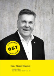 Hans-Jürgen Schwarz: Die Magie des blauen Lichts. Wie Ambulanz Mobile der Ambulanzfahrzeughersteller wurde