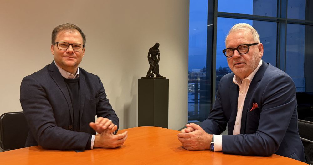 Carsten Schneider (links) im Gespräch mit Frank Nehring.