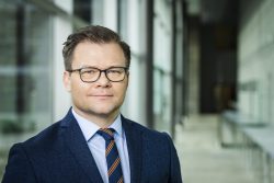 Carsten Schneider, Staatsminister, Beauftragter der Bundesregierung für Ostdeutschland, SPD. Abbildung: Bundesregierung/Steffen Kugler