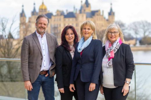 Das Team der Nachfolgezentrale aus Mecklenburg-Vorpommern: Frank Bartelsen, Beate Somschor, Barbara Steinbrückner, Bianka Johannsson (v.l.n.r.). Abbildung: Ecki Raff