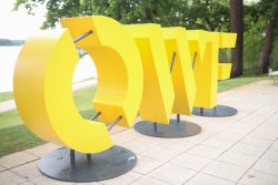 Im brandenburgischen Bad Saarow fand bereits das zehnte Ostdeutsche Wirtschaftsforum statt. Abbildung: Deutschland – Land der Ideen/Bernd Brundert