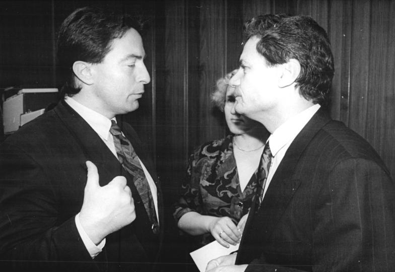 28. September 1990, Volkskammer-Tagung: Peter-Michael Diestel (links) und Joachim Gauck. Abbildung 4: Bundesarchiv, Bild 183-1990-0928-019/Grimm, Peer/CC-BY-SA 3.0