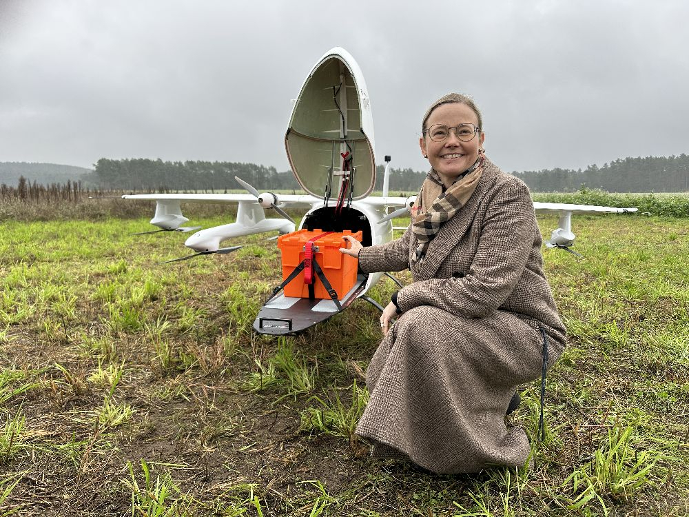 Innovatives Projekt „Curefly“: erster Drohnenflug in Deutschland über eine Distanz von 40 km. Abbildung: Tudka.PR