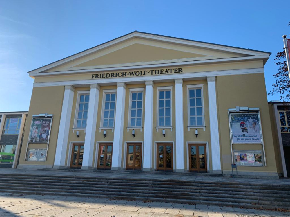 Das Friedrich-Wolf-Theater in Eisenhüttenstadt wurde schon mal als Spielfilmkulisse genutzt. Abbildung: Tobias Lehmann
