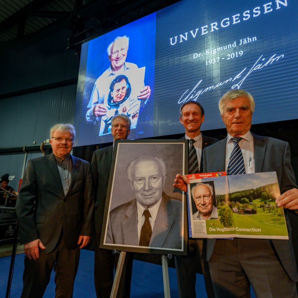Trauerfeier für Sigmund Jähn im September 2019 mit den ESA-Astronauten Ewald, Reiter, Flade und Merbold. Abbildung: Uwe Mann