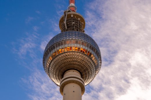 Nahansicht der Turmkugel des Berliner Fernsehturms. Abbildung: studio kohlmeier berlin