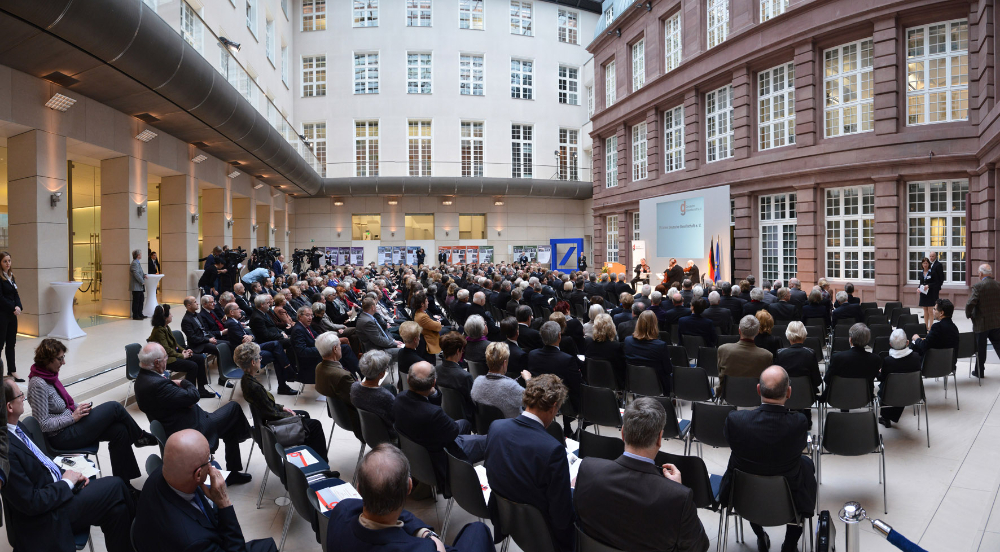 Jährliche Preisvergabe im Atrium der Deutschen Bank. Abbildung: Kranert, Jet-Foto