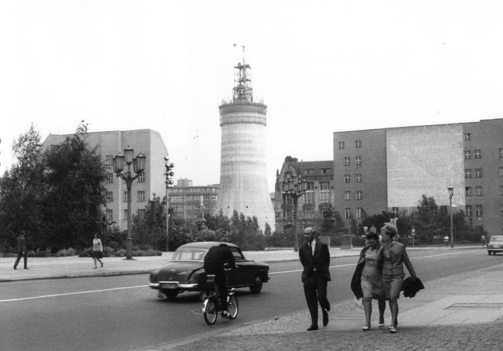 Stumpf des Fernsehturms Berlin. Baufortschritt am 10. August 1966. Abbildung: Creative Commons, CC BY-SA 3.0, Roehrensee