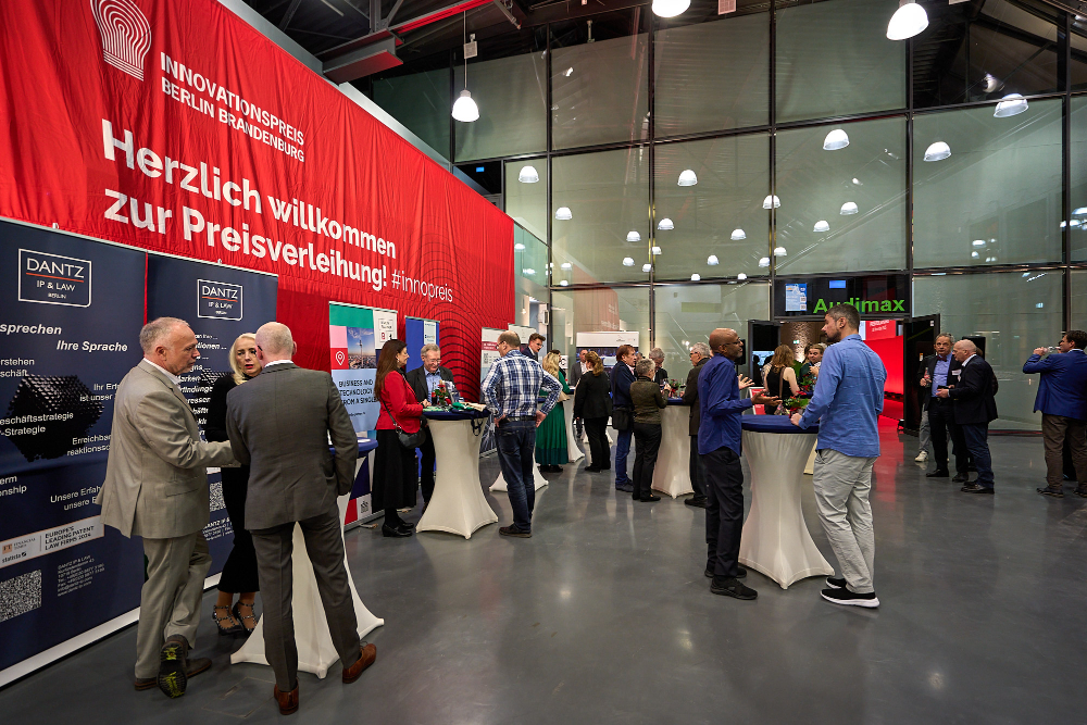 Der Innovationspreis zeichnet zukunftsweisende Unternehmen aus der Region Berlin-Brandenburg aus. Abbildung: Agentur Medienlabor, Stefan Schubert