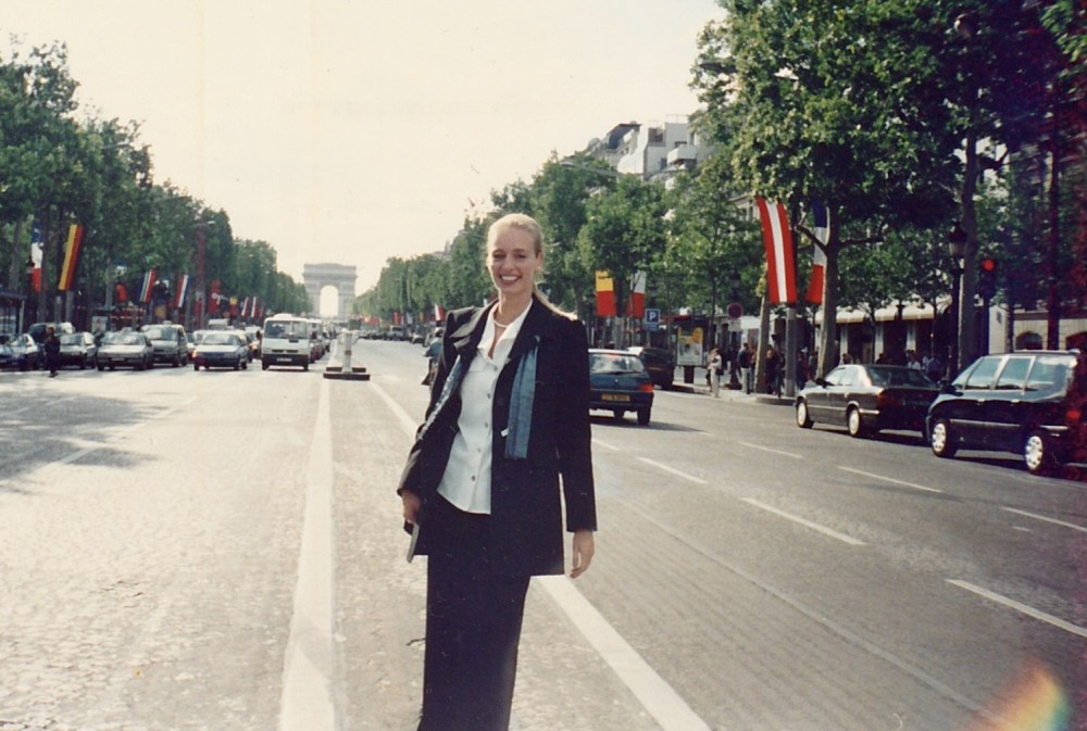 1988 als Auszubildende an der deutschen Botschaft in Paris. Abbildung: privat