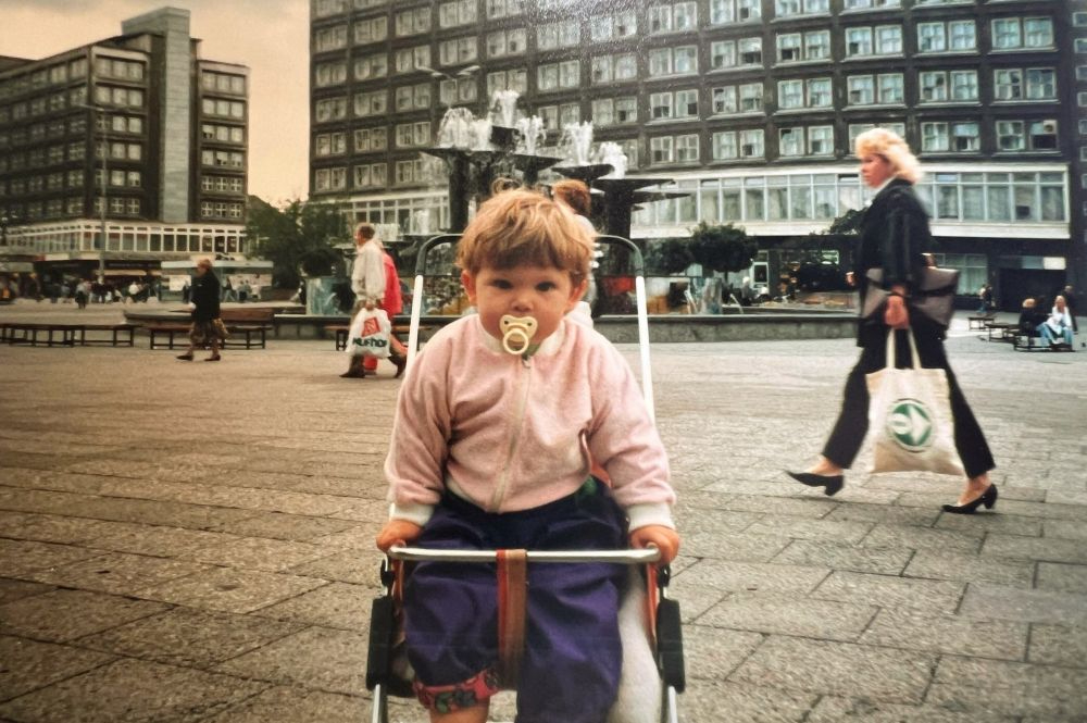 Auf dem Alexanderplatz, 1991. Abbildung: privat