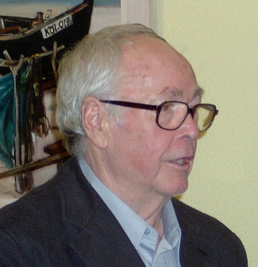 Walter Womacka während einer Ausstellungseröffnung im Dezember 2006 in Berlin. Abbildung: SpreeTom, Wikimedia Commons.