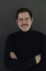 In seiner Kolumne „Ostkurve“ schreibt Autor und Podcaster Gregor Ryl über neue Entwicklungen im ostdeutschen Fußball.