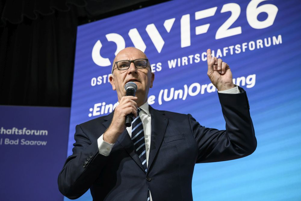 Brandenburgs Ministerpräsident Dietmar Woidke rief in seiner Rede dazu auf, die Wirtschaft auf die Eins zu setzen. Abbildung: Deutschland - Land der Ideen/Brundert, Marquardt