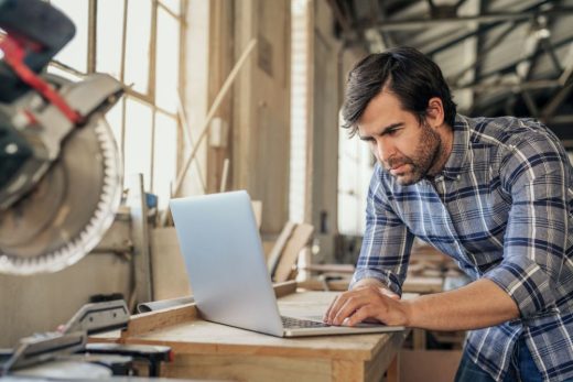 Laut Studie beginnen fast 70 Prozent der Cyberangriffe bei kleinen und mittleren Unternehmen mit einer einfachen Phishing-Mail. Abbildung: AdobeStock
