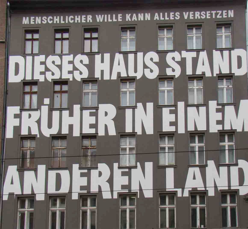 Ein Haus in Ostberlin. Einst stand es in Ost-, heute in Westeuropa. Abbildung: Blunt/Wikimedia Commons