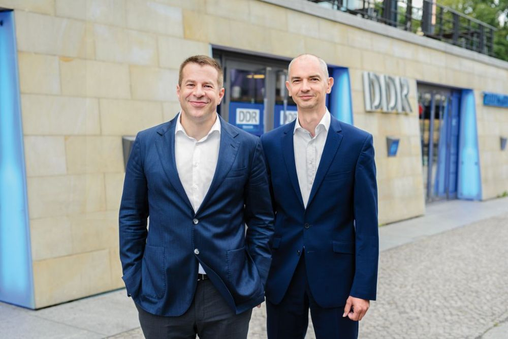 Für Geschäftsführer Quirin Graf Adelmann von Adelmannsfelden und Direktor Gordon Freiherr von Godin ist das DDR Museum ein Lebenswerk. Abbildung: DDR Museum