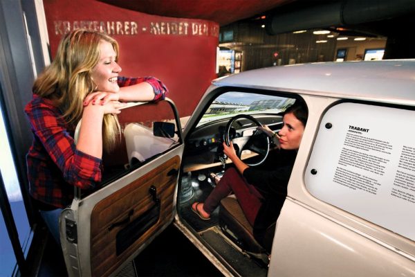Auch ein Trabant gehört zu den Ausstellungsobjekten des DDR Museums. Abbildung: DDR Museum
