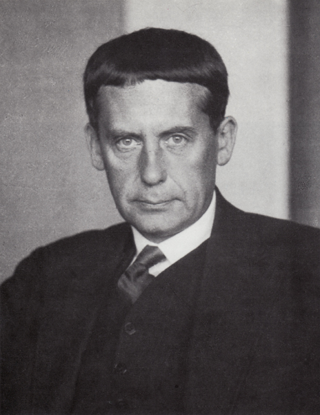 Walter Gropius im Jahr 1928. Er prägte das Bauhaus als Gründer und Architekt entscheidend. Abbildung: Hugo Erfurth, Wikimedia Commons