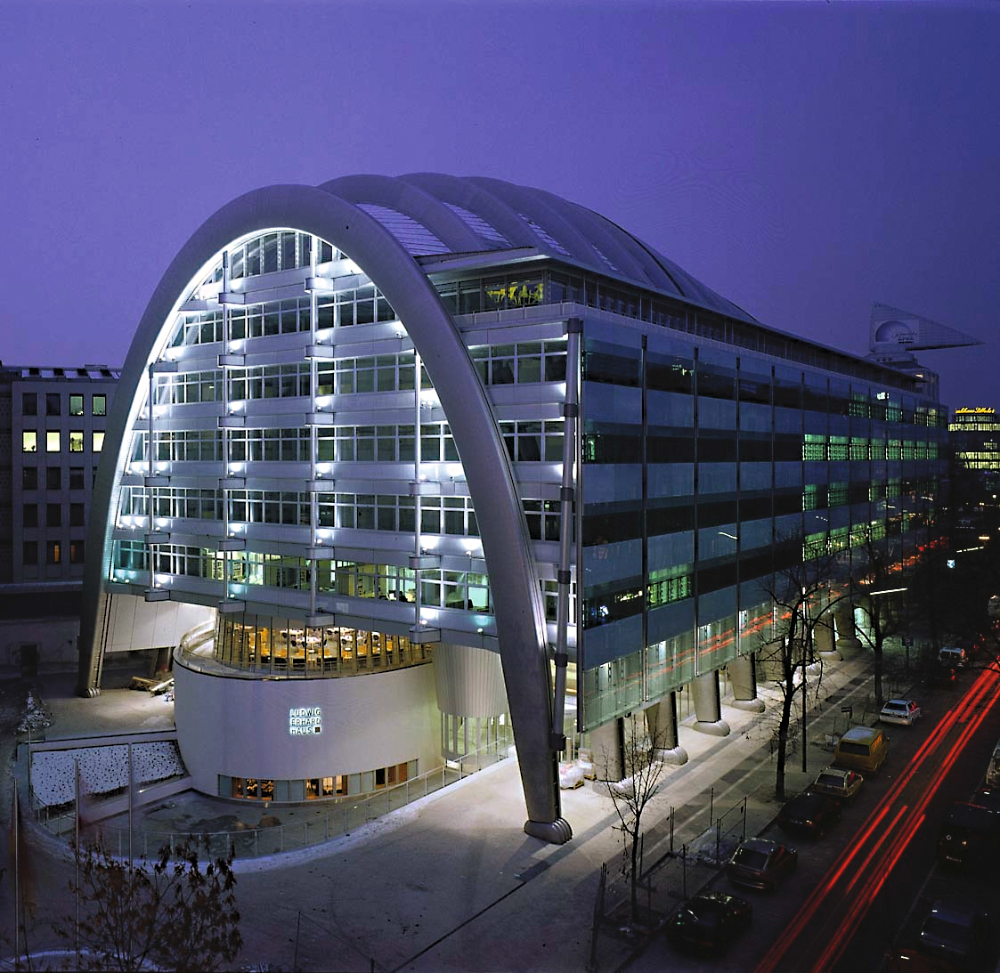 Das Ludwig Erhard Haus („Gürteltier“), Sitz der IHK Berlin und Wirtschaftswahrzeichen der Hauptstadt. Abbildung: IHK Berlin