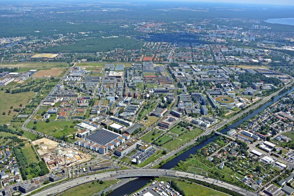 Luftbildaufnahme von Berlin-Adlershof aus dem Jahr 2024. Abbildung: WISTA.Plan, Helicolor-Luftbild Berlin