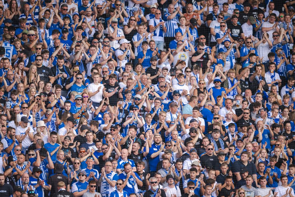 Die Fans des 1.FC Magdeburg beim Heimspiel. Der FCM und der SCM sind die sportlichen Aushängeschilder Sachsen-Anhalts. Abbildung: Norman Seidler, 1. FC Magdeburg