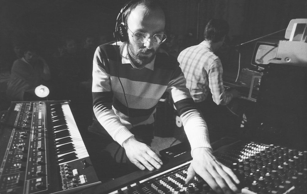 SERVI spielt 1987 im Musikantenclub Steinhaus in Bautzen. Abbildung: Jan Bilk